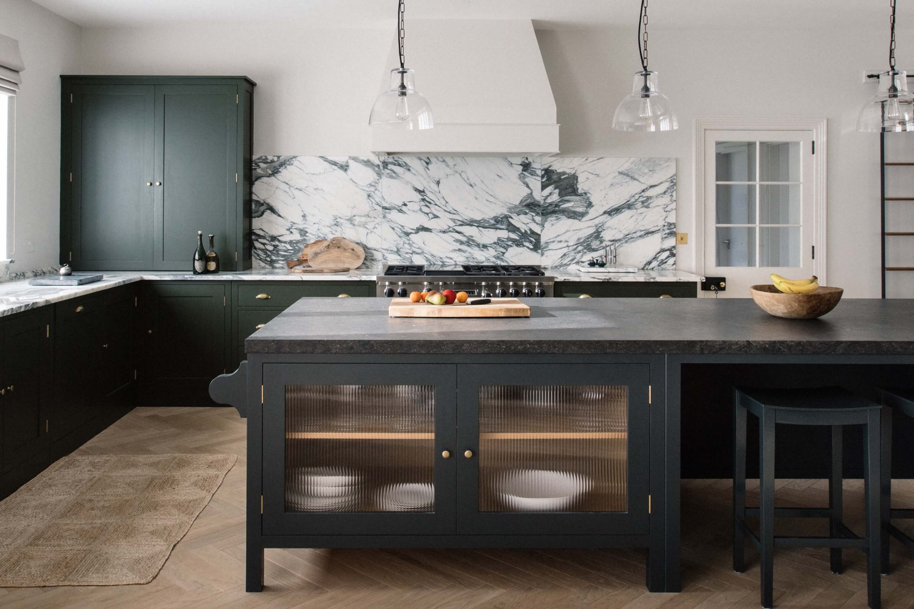  Bespoke Army Camp Coulor kitchen